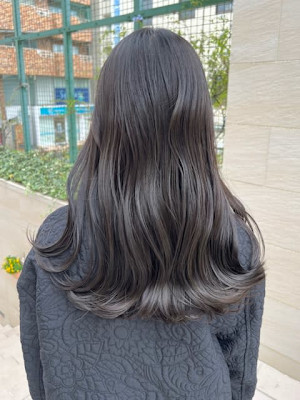 グレージュカラー　モノトーンカラー　暗髪透明感