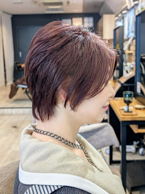 ボルドーカラー×大人のくびれレイヤーショート