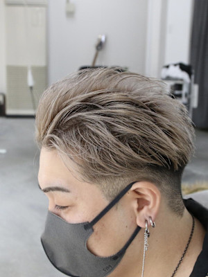 オールバック×ホワイトベージュ