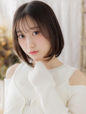 透けバング前下がり切りっぱなし黒髪ミニボブ　マロンベージュ