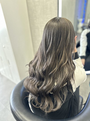 透明感グレージュ