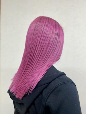 今年の夏は鮮やかなピンクカラー！