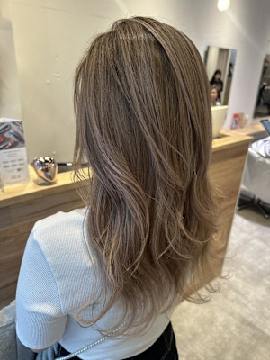 大串　ベージュ　レイヤー