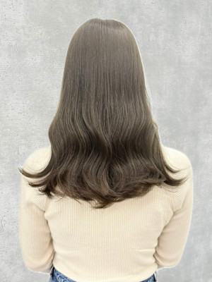 オリーブグレージュ