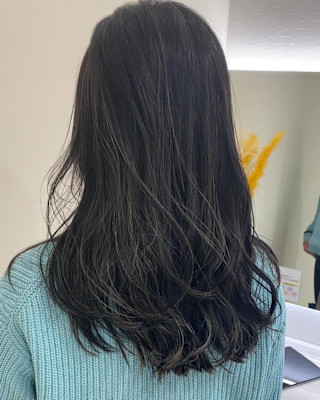 派手になりすぎないグレージュハイライト