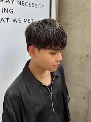 緩めシャドウパーマ　メンズ韓国ヘア　メンズカット　原宿表参道