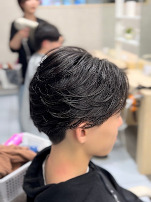 毛流れセンターパートニュアンスパーマセンター分け韓国ヘア横浜