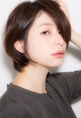 大人女子の抜け感ショート