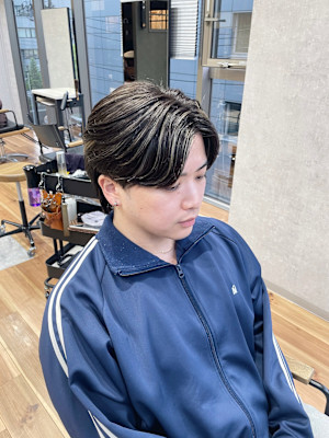 センターパート　ハイライトカラー