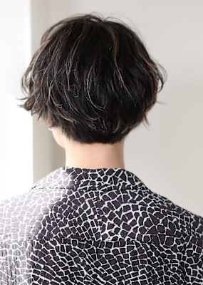 耳かけゆるウェーブセンターパート