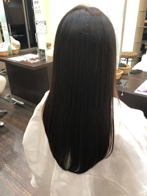 髪質改善トリートメントで艶髪に！！