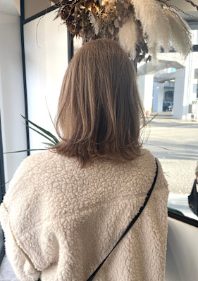 ミルクティーベージュ