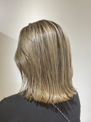 艶めきベージュ☆ぱつんとボブ