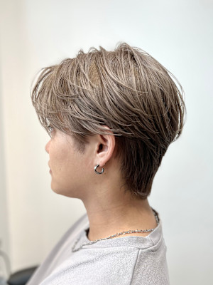 ミルクティーベージュ/センターパート/韓国ヘア/ダウンパーマ