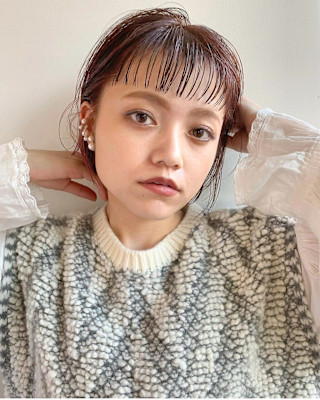 ワインレッド×ショートボブ