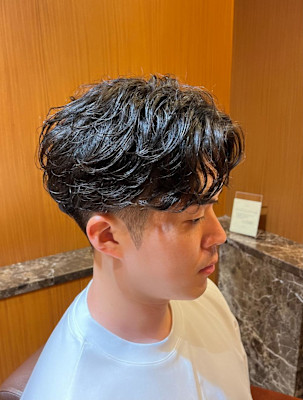 銀座　理容室　ナチュラルパーマ　センターパート