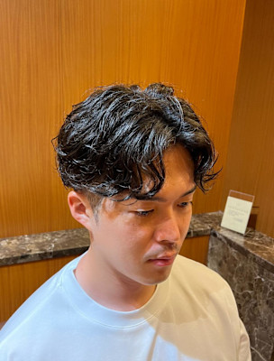 銀座　理容室　メンズナチュラルパーマ　毛流れウェーブ