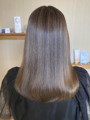 矯正＆ハイライト☆艶も白髪ぼかしも！