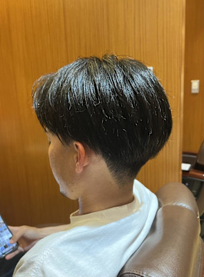 銀座　理容室　センターパート　刈り上げ