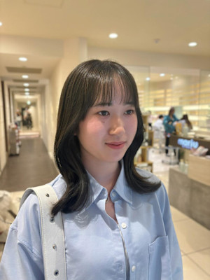 オリーブグレージュ