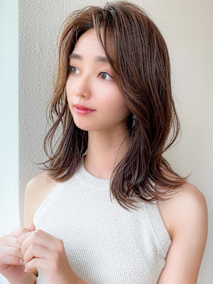 美髪ミディアムストレート寒色系カラー極細ハイライト  