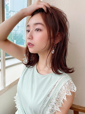 ミニウルフ前髪パーマ韓国くびれミディアムチェリーブラウン