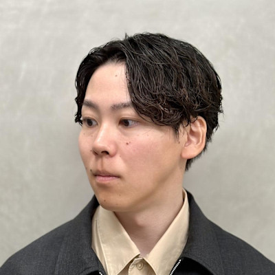 センターパート×スパイラルパーマ