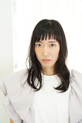 オン眉セミロング