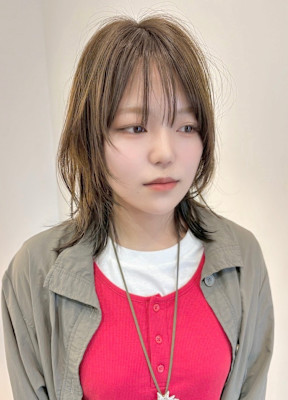 軽めのナチュラルウルフ、透け感カラー