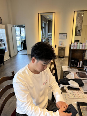 スッキリとツーブロックスタイル