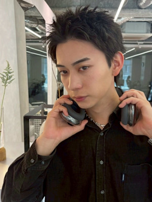 町田スパイキーショート　メンズサロン　アップバング　黒髪