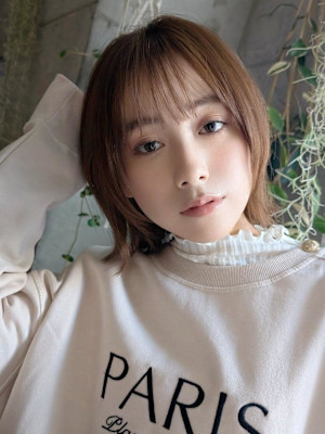 大人可愛いくびれミディ×透け感ベージュカラー