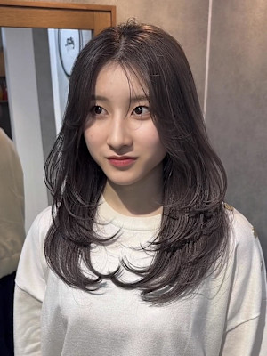 ○根元が気にならないシルバーカラー