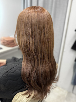 ピンクベージュ