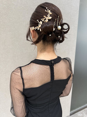 ループシニオンアップヘア