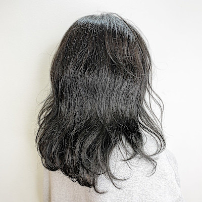 オリーブグレージュ