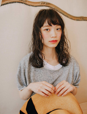 濡れツヤウェーブセミディ