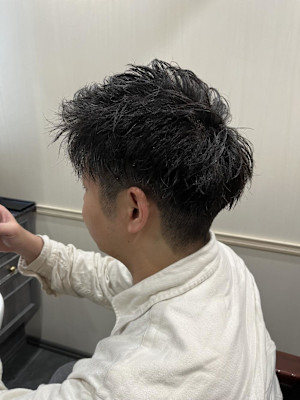 ツーブロック×アップバングショート