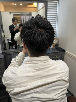 ツーブロック×アップバングショート