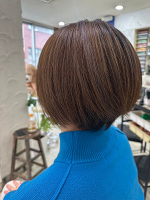 丸みショートボブ×ナチュラルブラウン