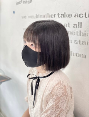 パツっとラインの黒髪ボブ