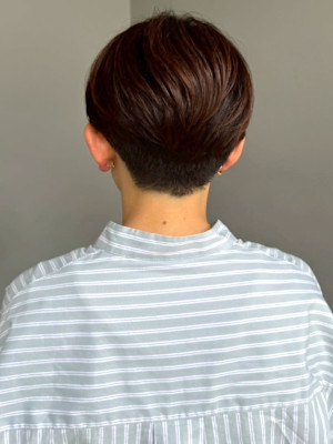 刈り上げショートマッシュ ハンサムショート ベージュ