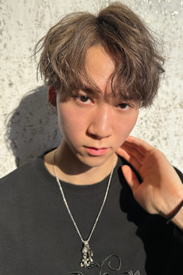 メンズ　ツイストパーマ　ゆるめのツイスパ