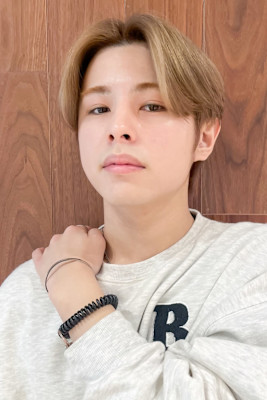 センターパート　ツーブロック　メンズカット　