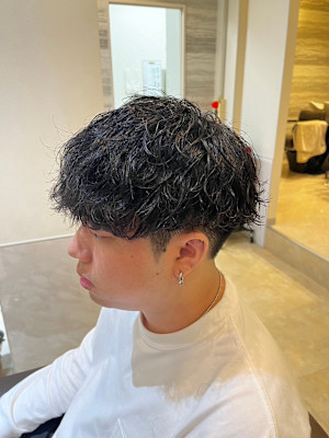 波巻きスパイラルパーマ/刈り上げマッシュ