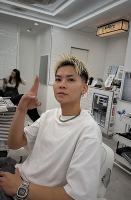 前髪ブチアゲスパイキーアップバング