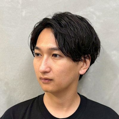 清潔感あふれる大人のナチュラルセンターパート/黒髪