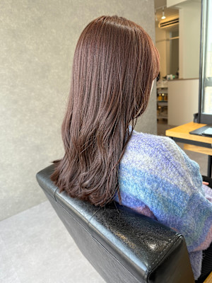 ピンクベージュカラー。