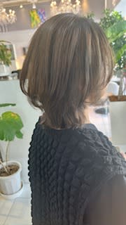 くびれミディアムヘア