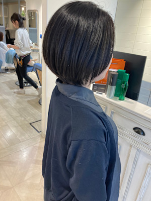 	髪質改善トリートメントイルミナアースカラー丸みショートボブ